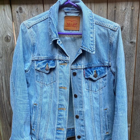 Levi’s Denim Jacket - Picture 2 of 4